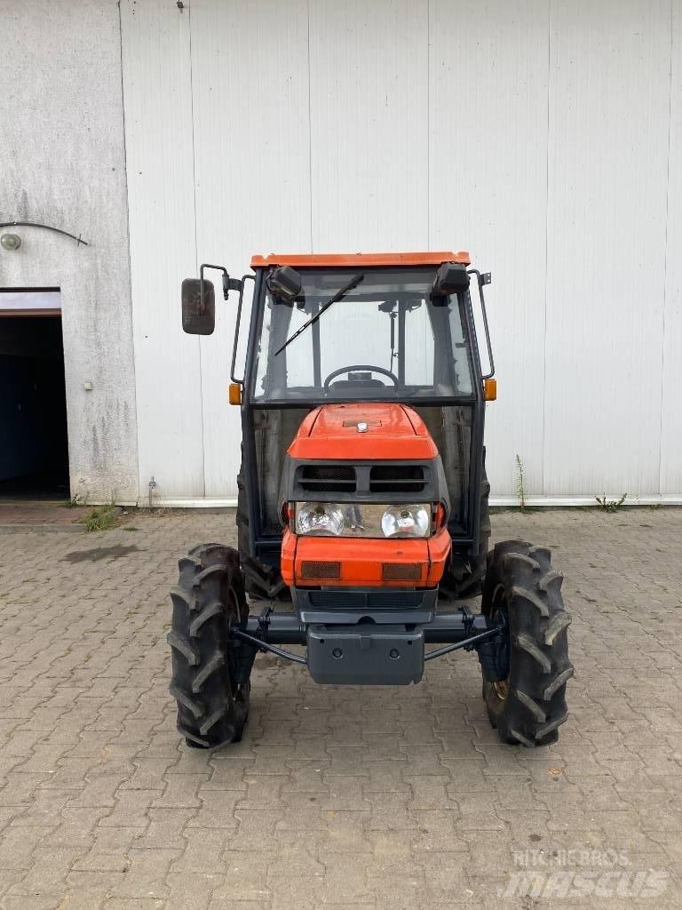 Kubota GL 320 小型拖拉机