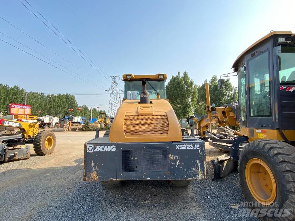 XCMG SX233JE 单轮压路机