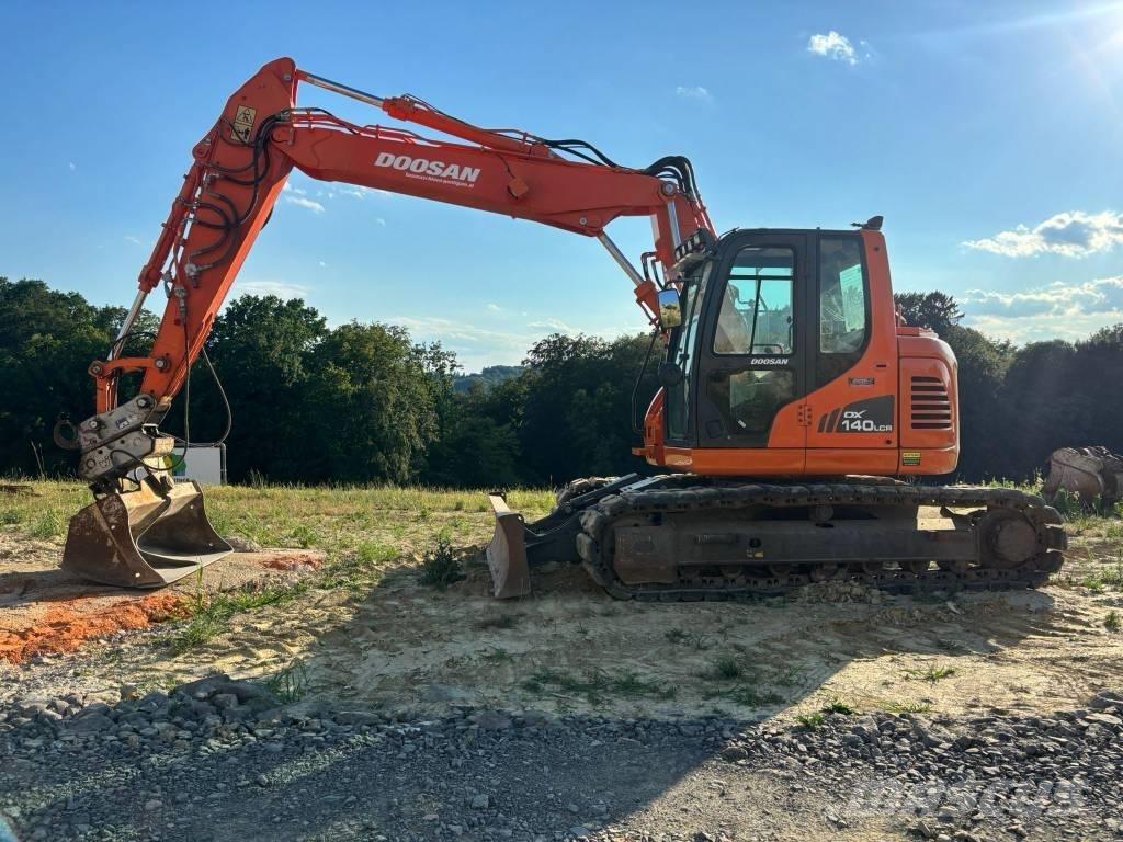 Doosan DX 140 LCR-3 履带挖掘机