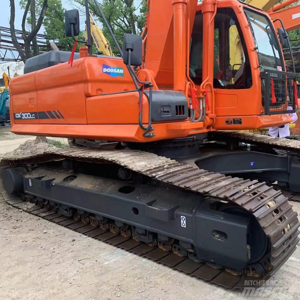 Doosan dx300 履带挖掘机