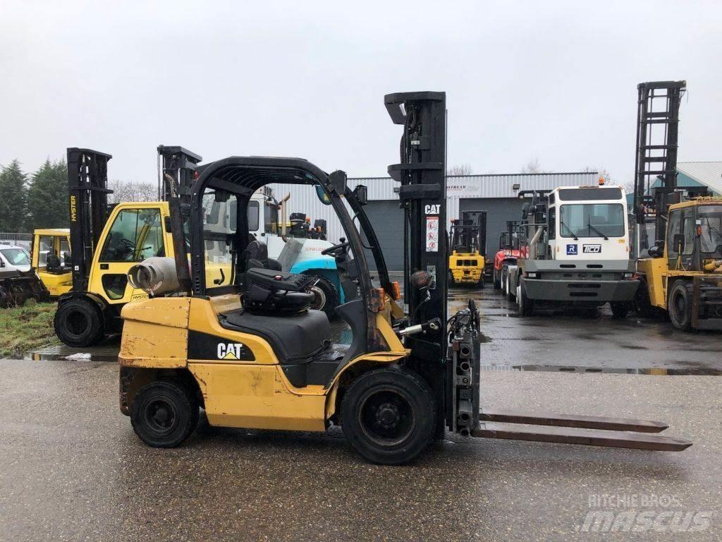 CAT GP35N 天然气叉车