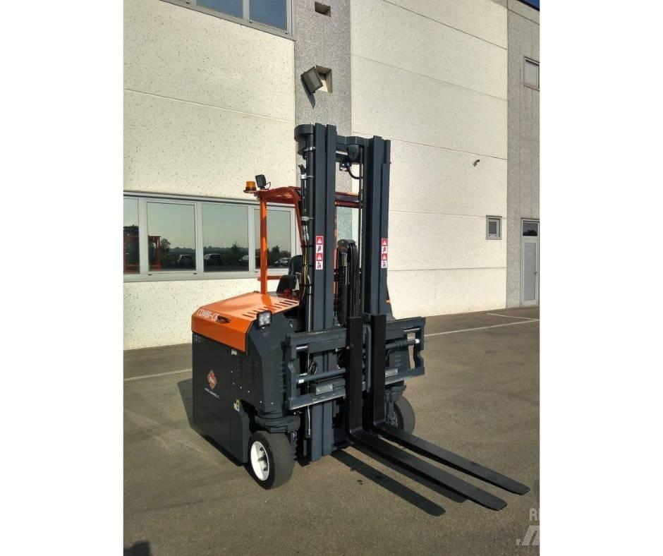 Combilift C3000CBE 巷道堆垛机