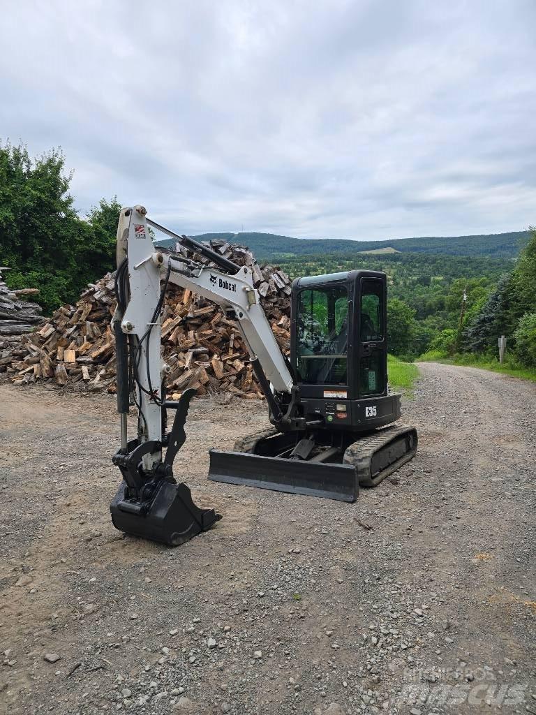 Bobcat E 35 小型挖掘机