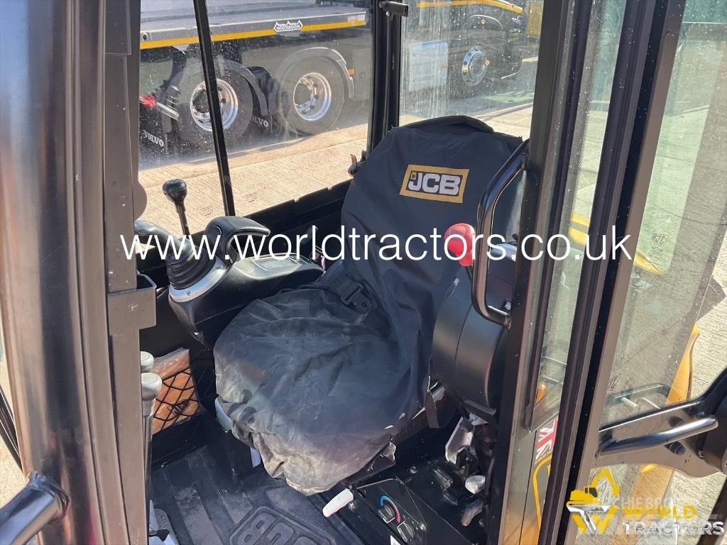 JCB 8026 CTS 小型挖掘机