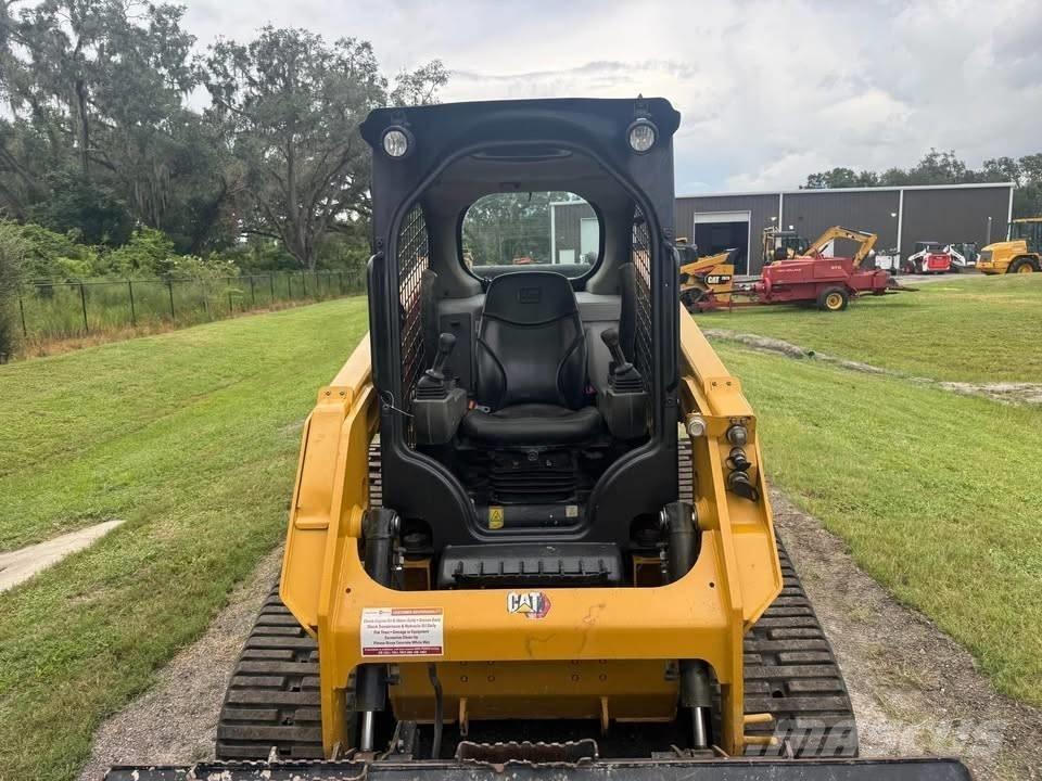 CAT 249 D3 滑移装载机