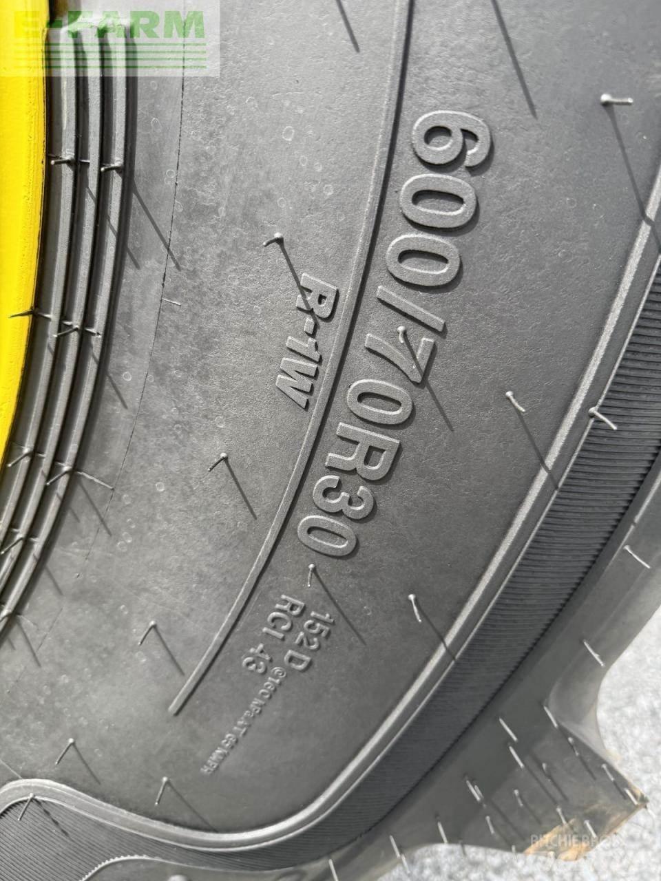 John Deere 7920 拖拉机/农用车