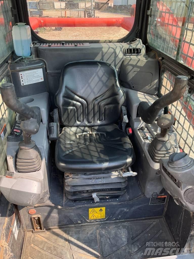 Kubota SVL65-2 滑移装载机