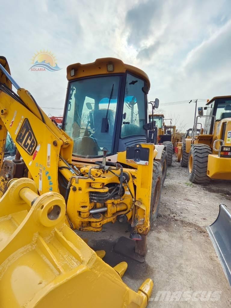 JCB 4CX 反铲装载机