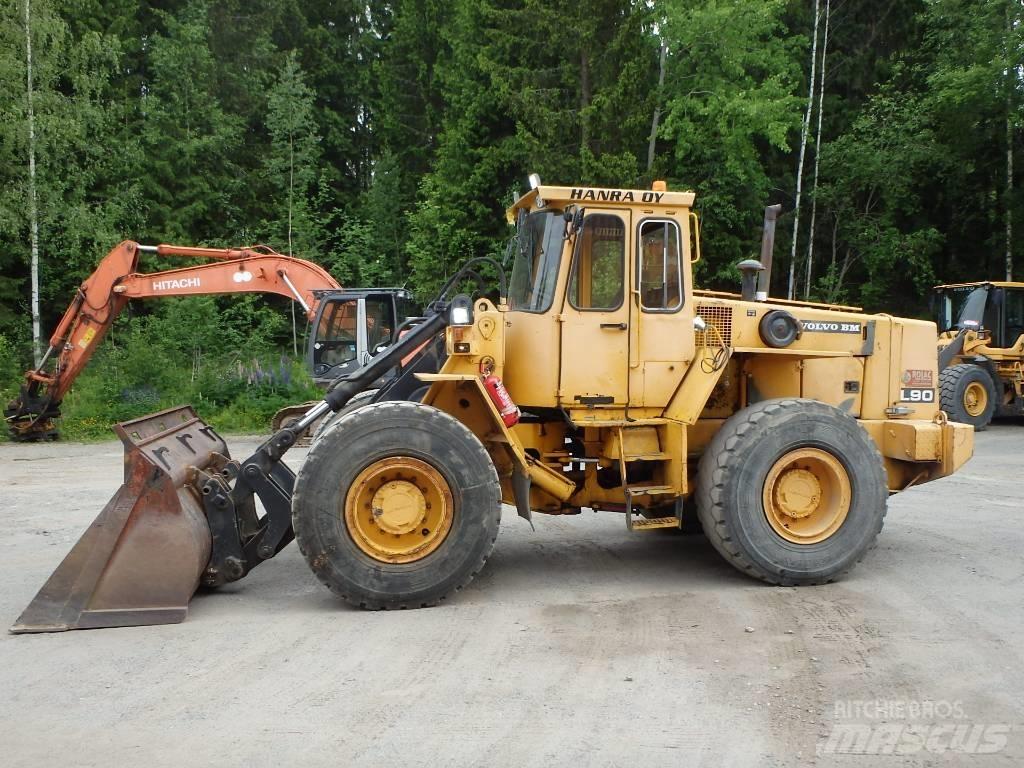 Volvo BM L 90 轮式装载机