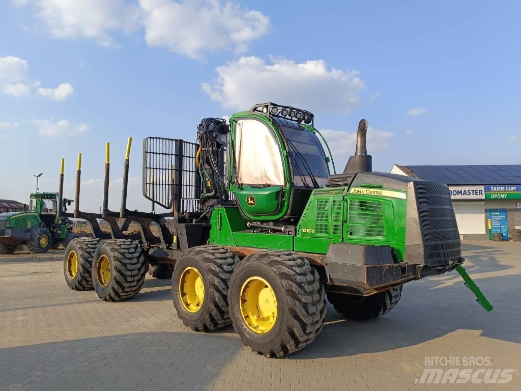 John Deere 1210 G 集运机