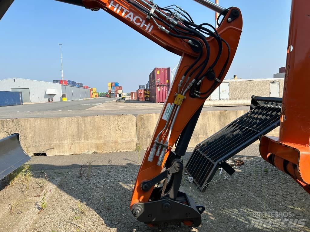 Hitachi ZX95W-7 轮式挖掘机