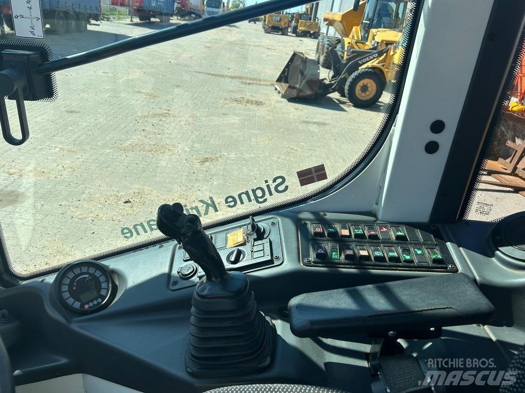 Liebherr L 506 轮式装载机