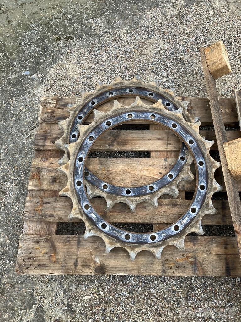 CAT 326 履带挖掘机