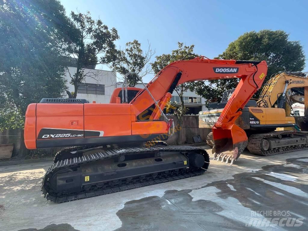 Doosan DX 225 LC 履带挖掘机
