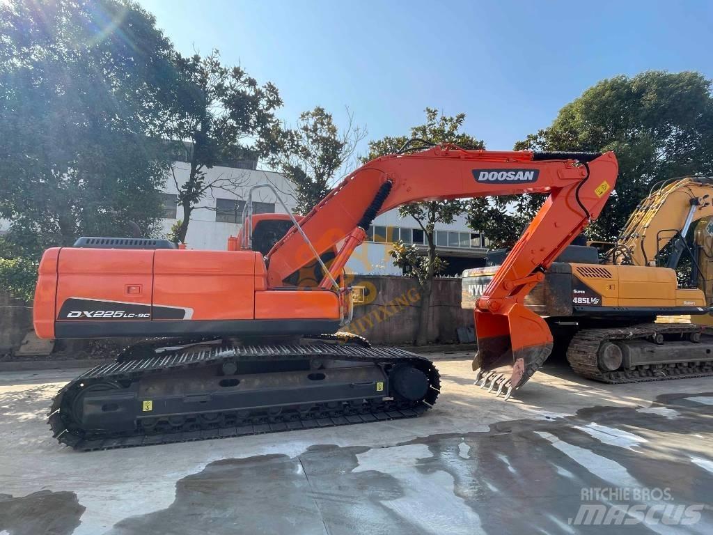 Doosan DX 225 LC 履带挖掘机