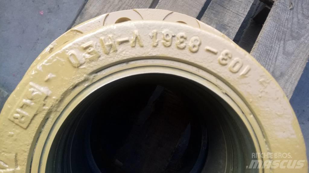 CAT 385 液压