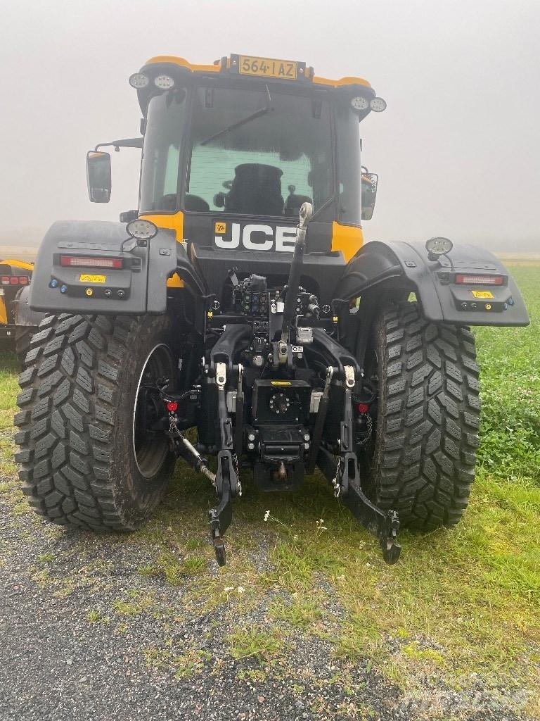 JCB Fastrac 4220 拖拉机/农用车