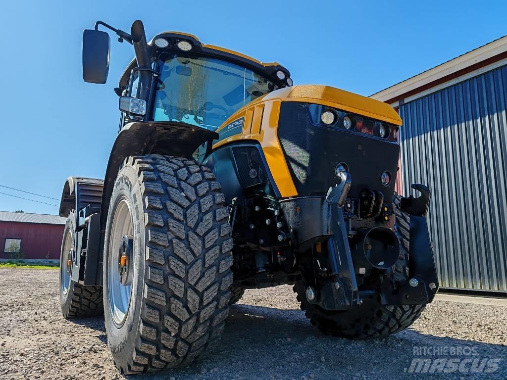JCB Fastrac 4220 拖拉机/农用车