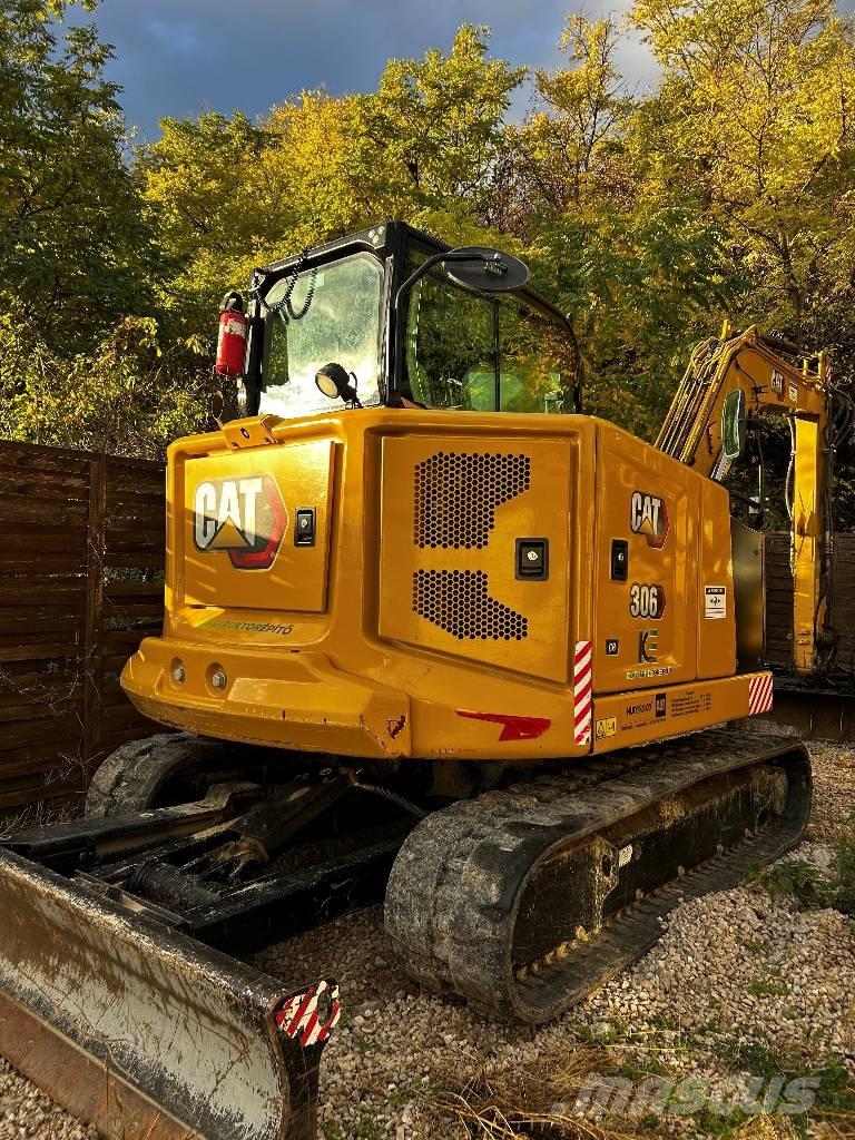 CAT 306 CR 中型挖掘机