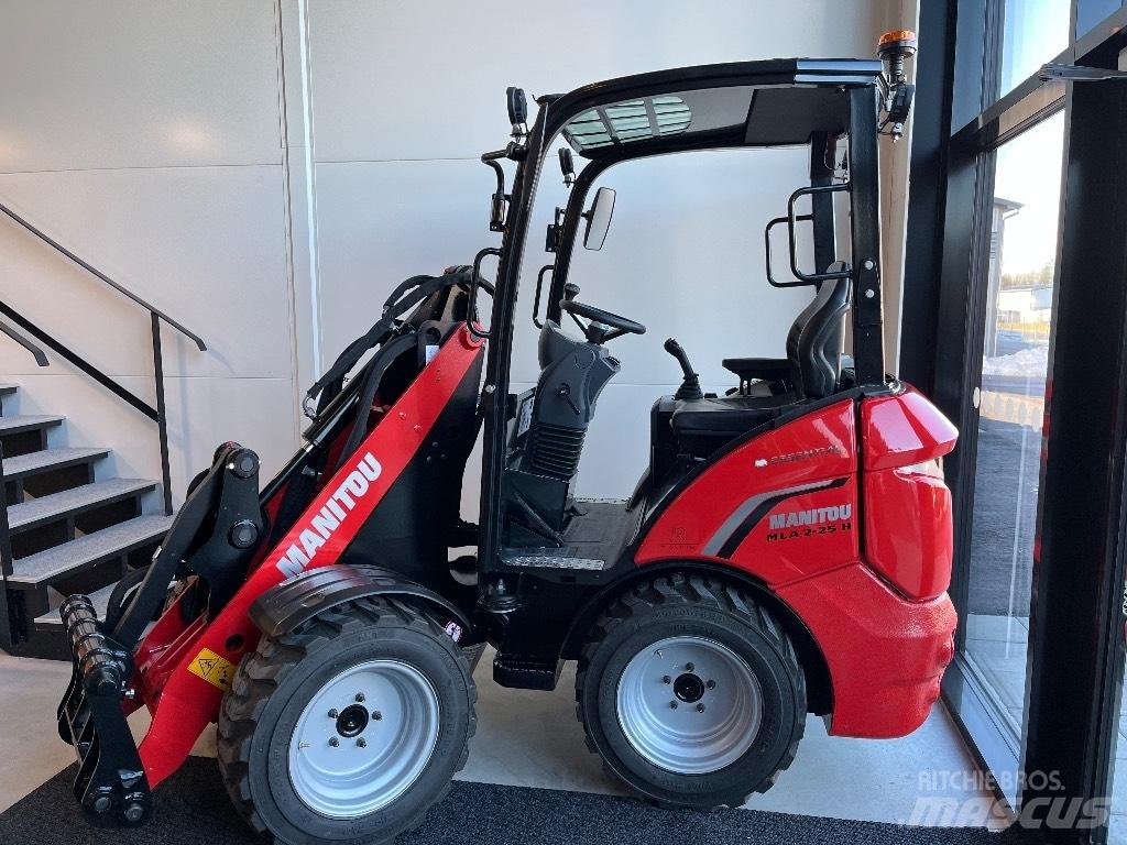 Manitou MLA 2-25 H 多功能装载机