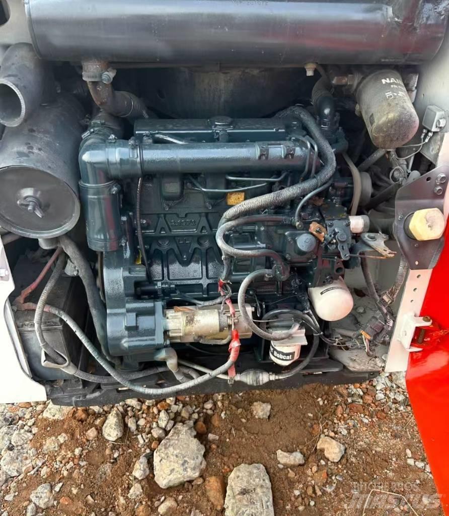 Bobcat S 130 滑移装载机