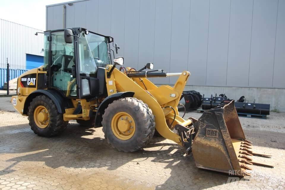 CAT 906M 轮式装载机