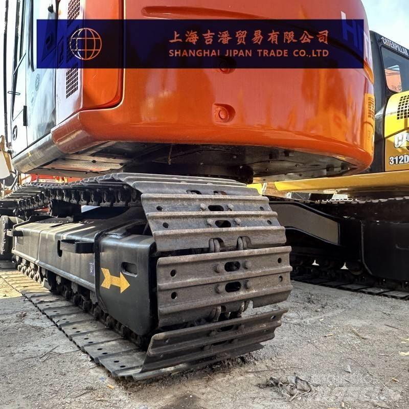 Hitachi ZX 135 履带挖掘机