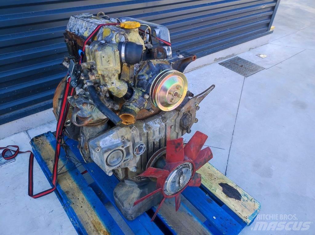 Nissan B440 发动机