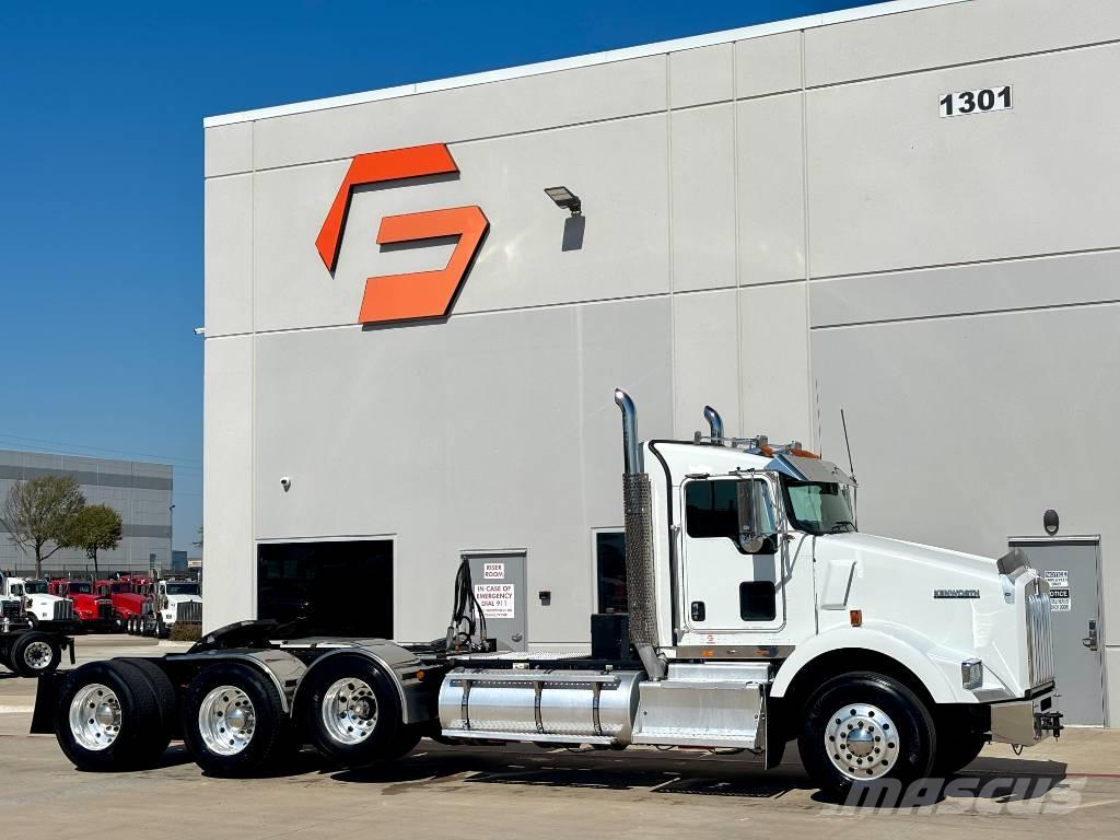 Kenworth T 800 牵引车