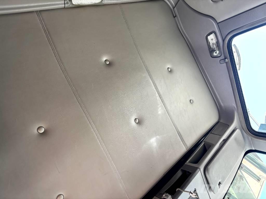 Kenworth T 800 牵引车