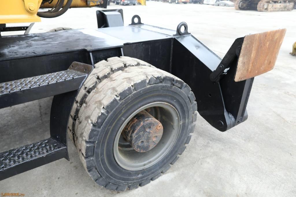 CAT M 322 D 工业挖掘机
