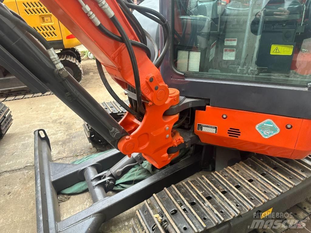 Kubota U 35 小型挖掘机