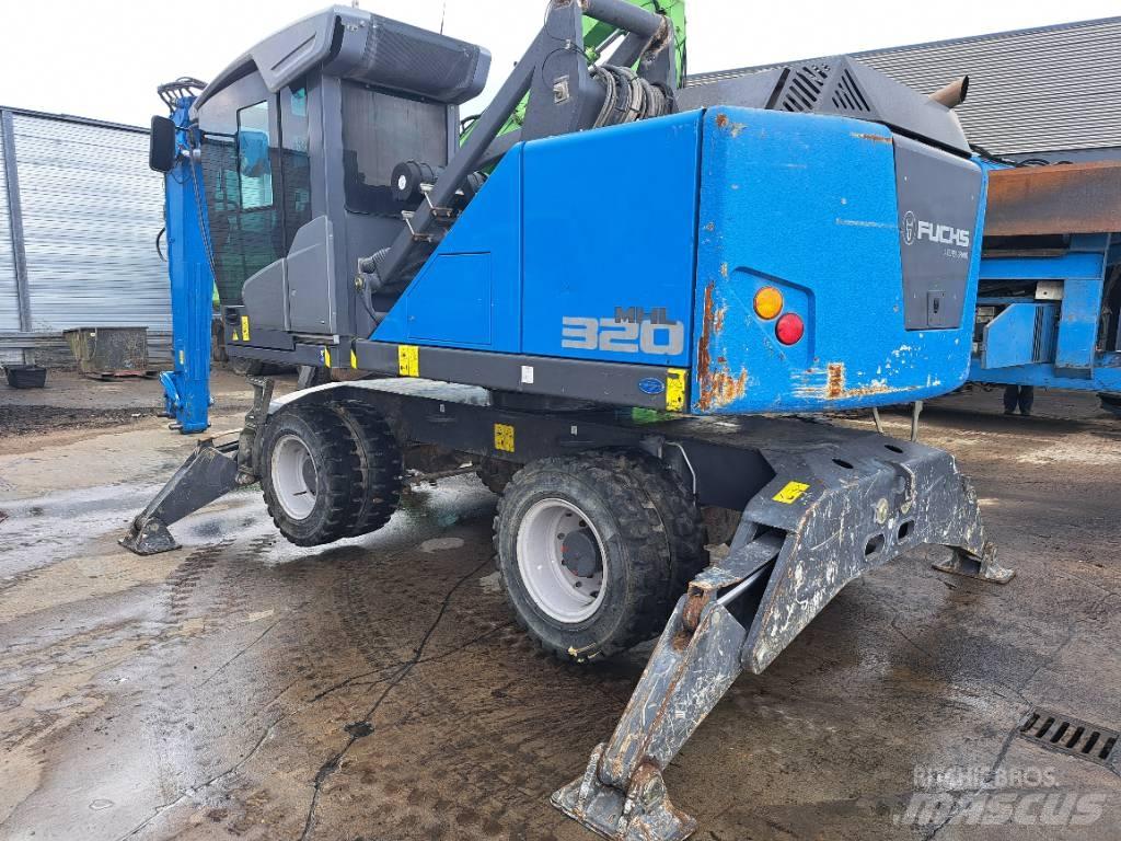 Fuchs MHL320F 工业挖掘机