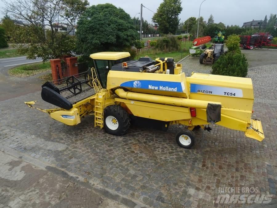 New Holland TC 54 联合收割机