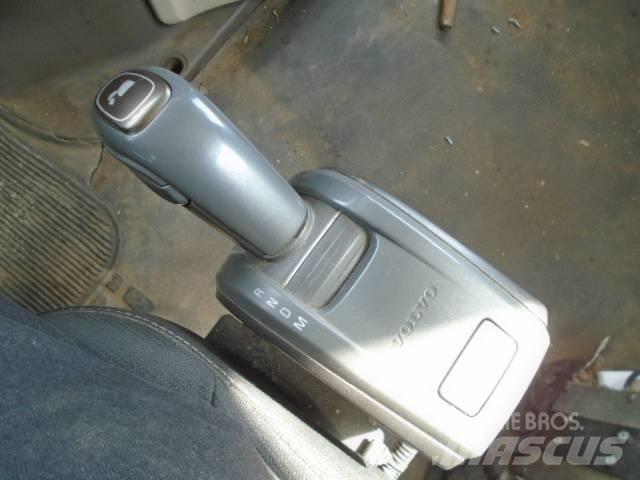 Volvo VNL 牵引车