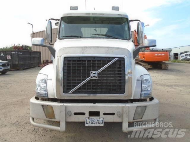Volvo VNL 牵引车