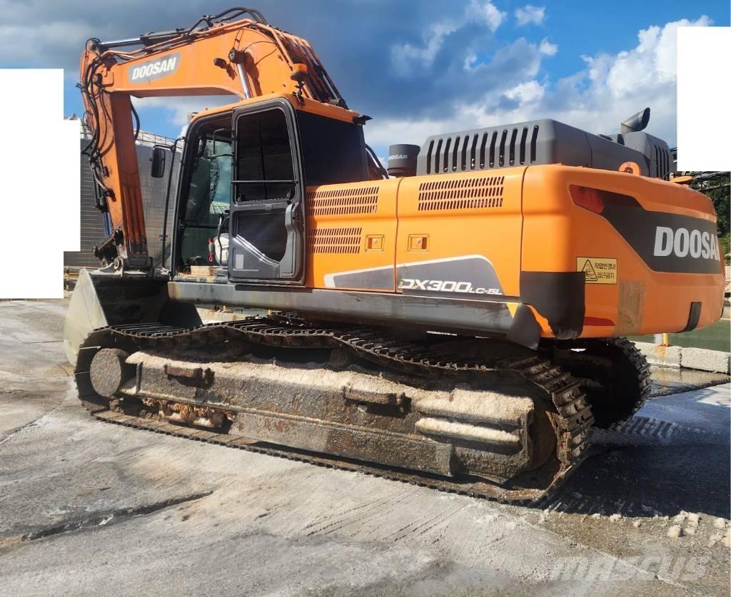 Doosan DX300LC-5L 履带挖掘机