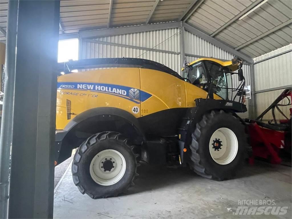 New Holland FR550 自走式青贮饲料收割机