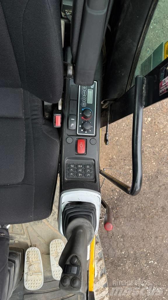 JCB JS175 轮式挖掘机
