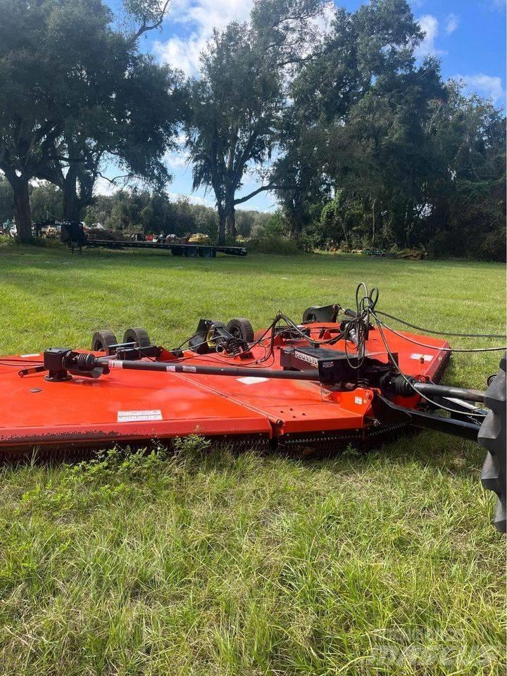 Land Pride RC3620 牧场割草机和切顶器