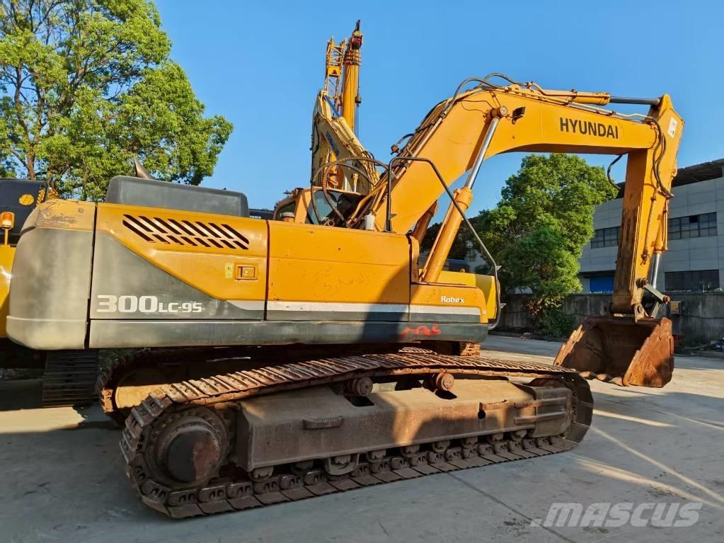 Hyundai R300LC-9S 履带挖掘机