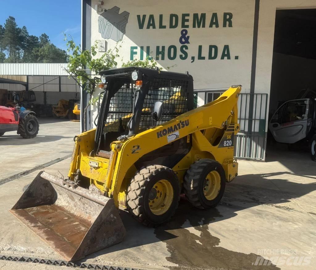 Komatsu SK 820-5 滑移装载机