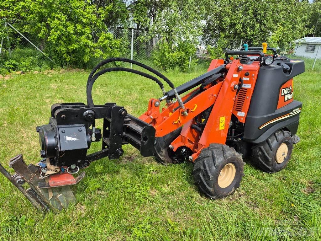 Ditch Witch R300 挖沟机