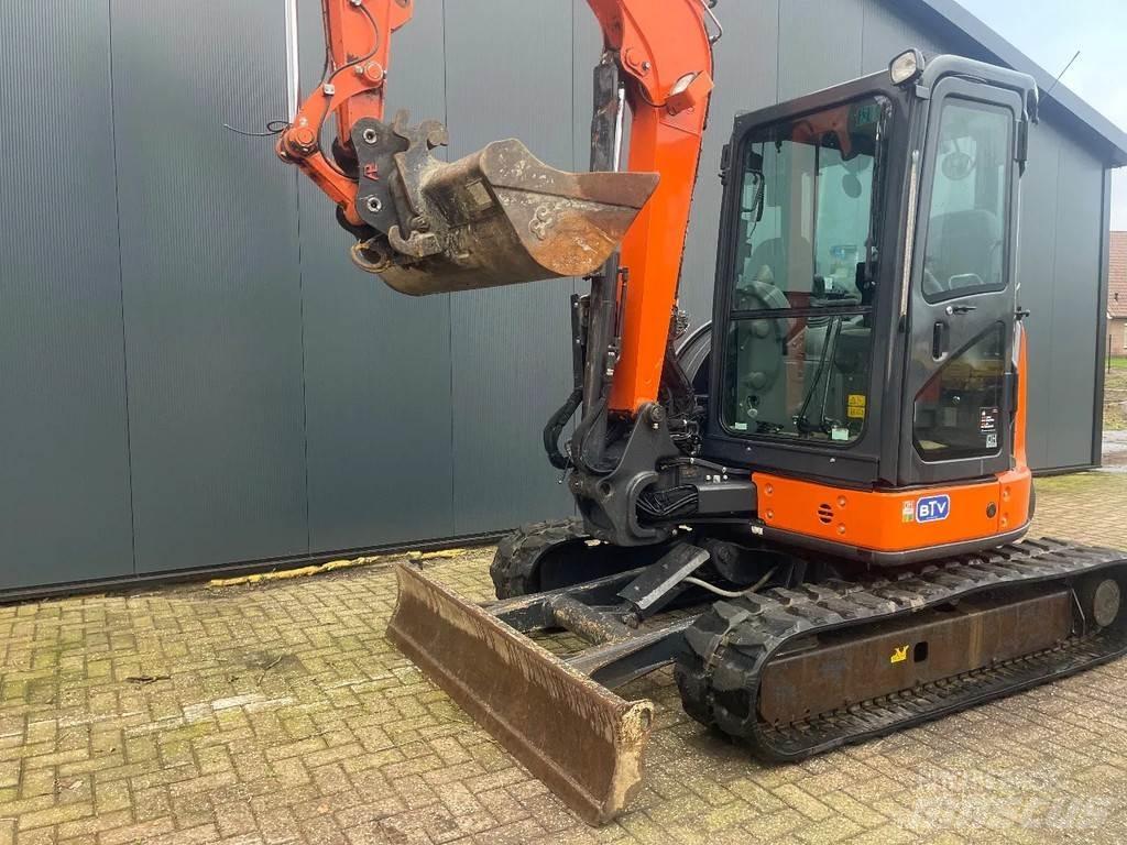 Hitachi U55-5a 小型挖掘机