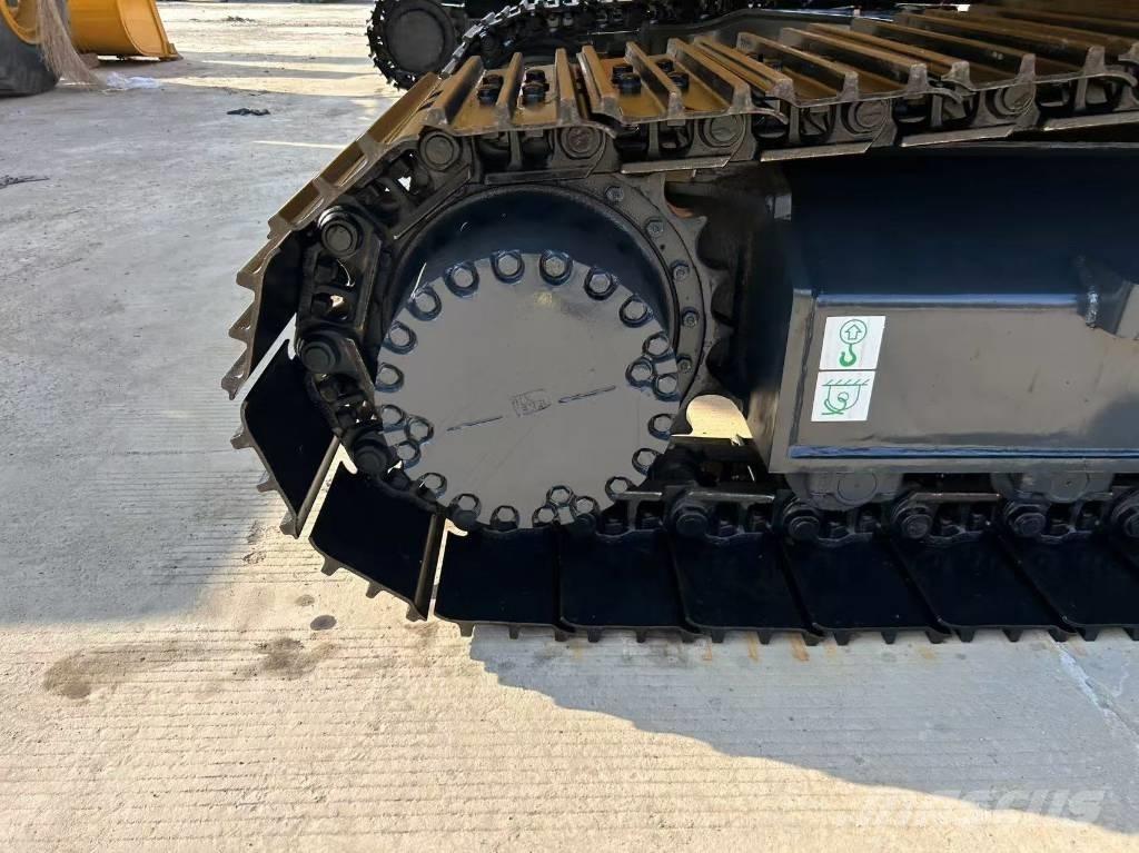 Komatsu 220 履带挖掘机