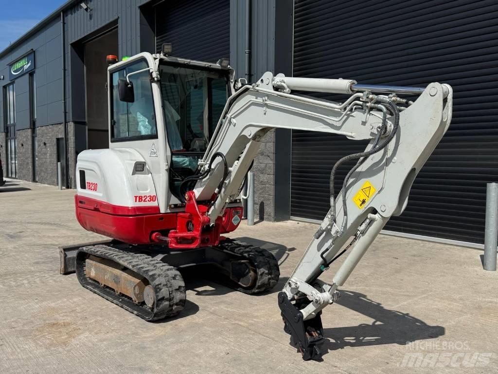 Takeuchi TB 230 小型挖掘机