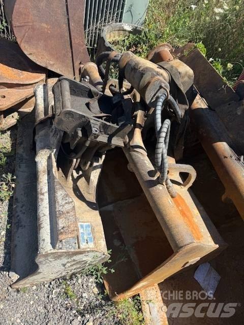 JCB 8085 中型挖掘机