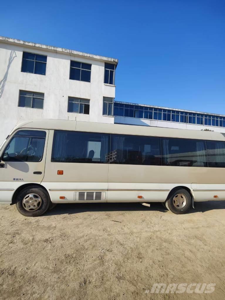 Toyota Coaster 公路客运汽车