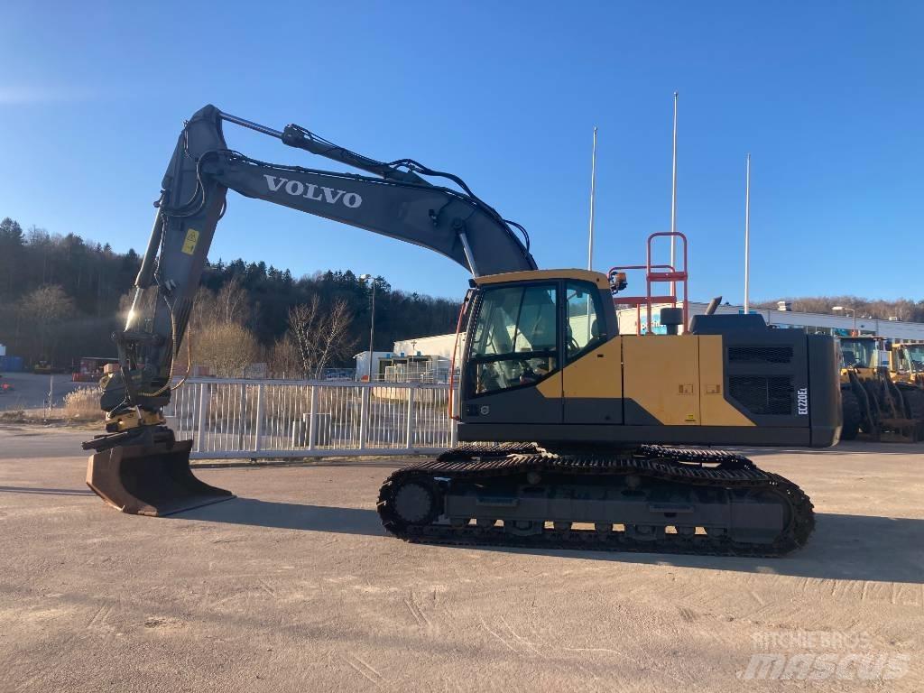 Volvo EC 220 E 履带挖掘机