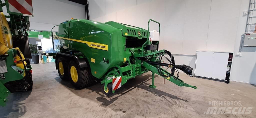 John Deere C441R 圆捆打捆机